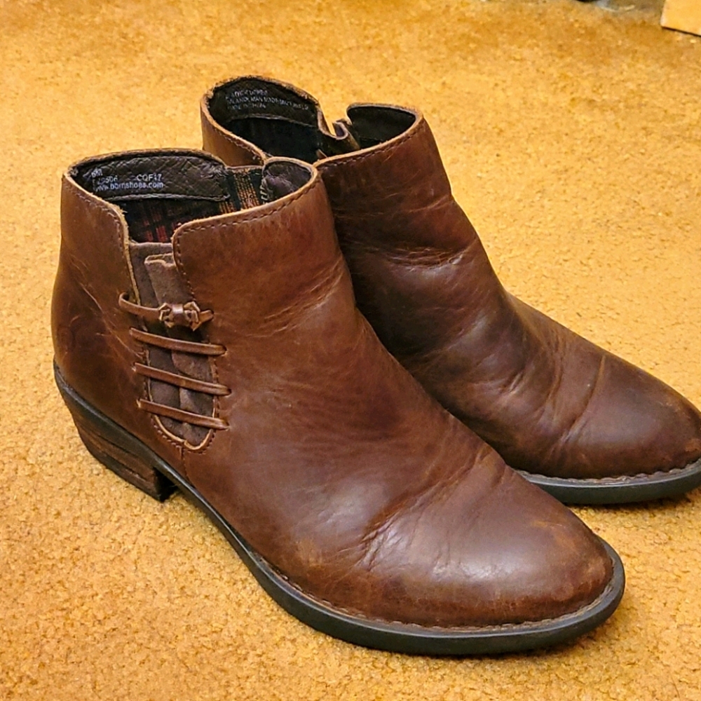 Born size 6 booties incredibly comfortable